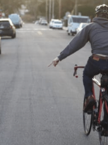 Signal-On-Bike-Without-Falling-Over